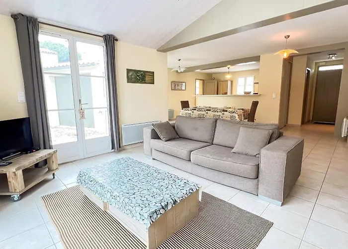 Jolie Maison Familiale Avec Jardin Et Parking Villa *